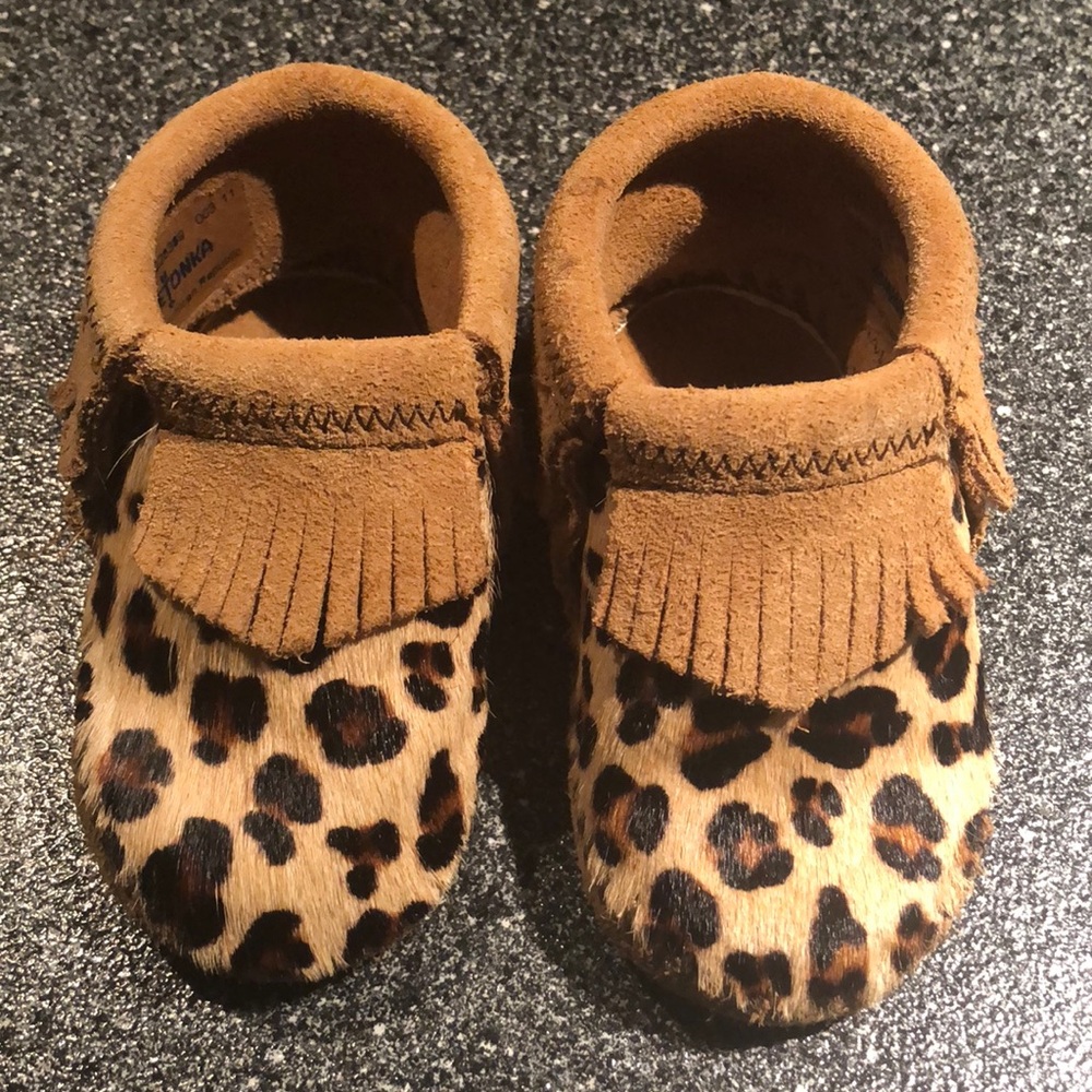 Minnetonka Toddler Moccasins - Size 4